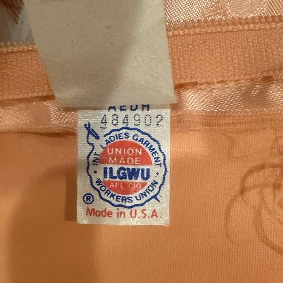 True Vintage Peach Floral Satin Dress - Picture 14 of 17